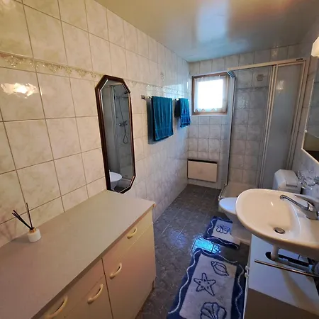 Les Bregnieux Lejlighed