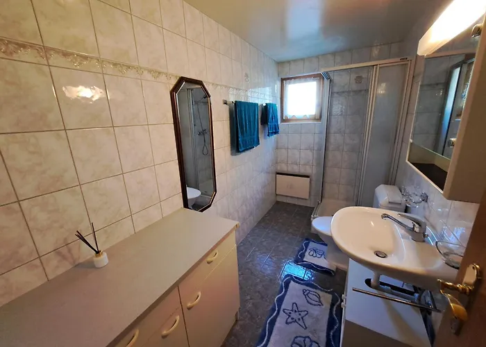 Les Bregnieux Apartment